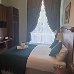 Lyndon Hotel *